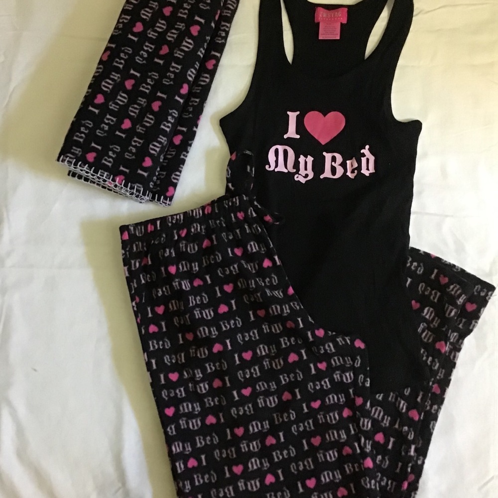 EMSTAG Lady Sleep Wear I 💗 My Bed!